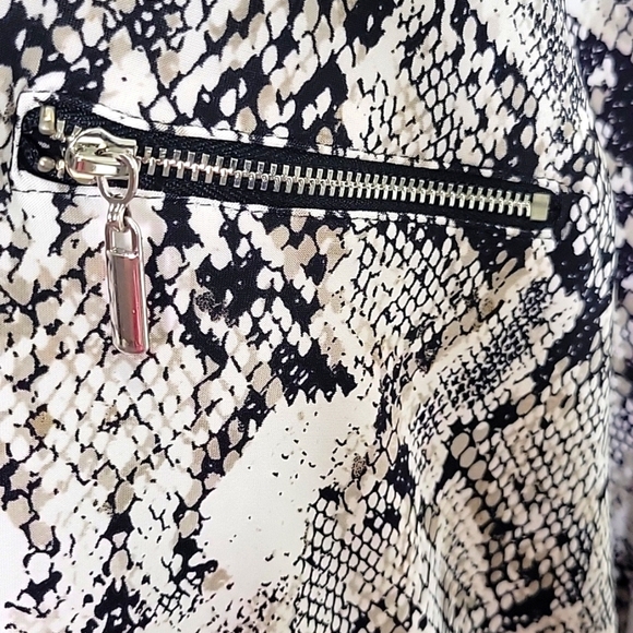 Internation Concepts INC Women's Black and White Snake Print Top Size XXL NWT - Picture 5 of 11